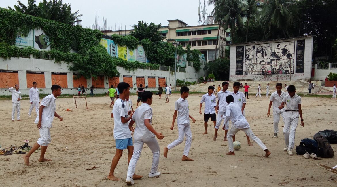 ফুটবল খেলার মাঠ সীমিত শাররীক,মানসিক বিকাশে শিশুদের কিশোরদের বাধাঁ।